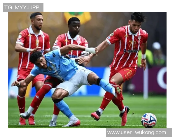 足球史上那些令人瞠目结舌的不可思议进球瞬间回顾与分析